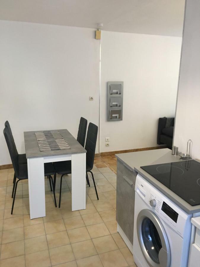 Charmant T2 Rdc Dans Residence Avec Parc Arbore Saint-Pierre-le-Moûtier Exterior photo