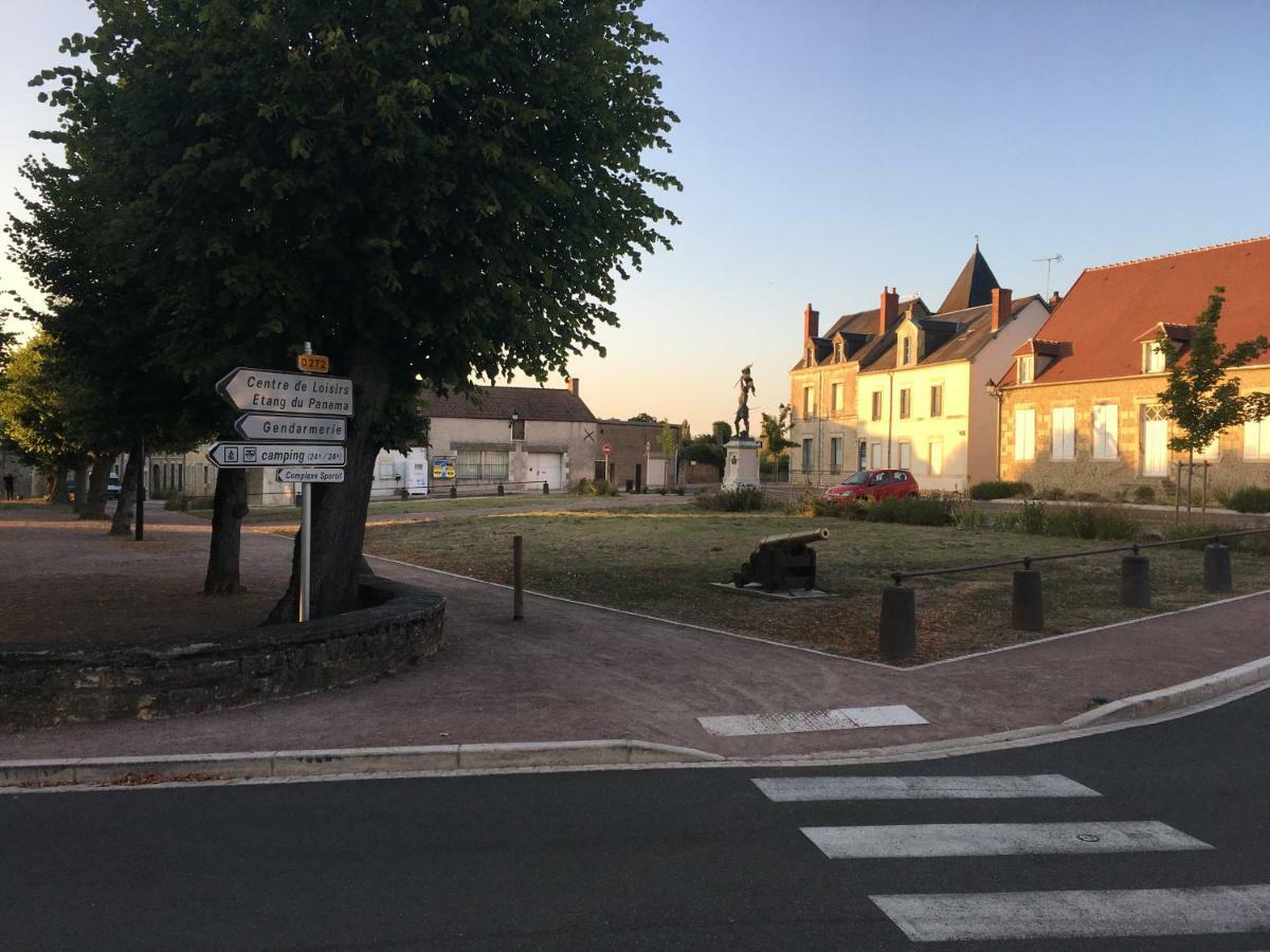 Charmant T2 Rdc Dans Residence Avec Parc Arbore Saint-Pierre-le-Moûtier Exterior photo