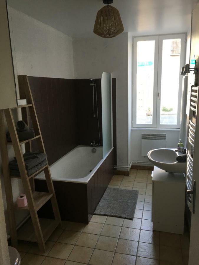 Charmant T2 Rdc Dans Residence Avec Parc Arbore Saint-Pierre-le-Moûtier Exterior photo